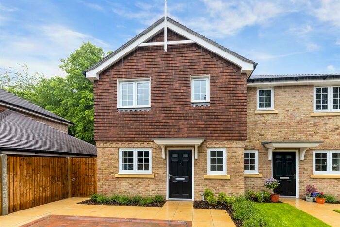 2 Bedroom Semi-Detached House To Rent In Stanton Grove, Tadworth, KT20