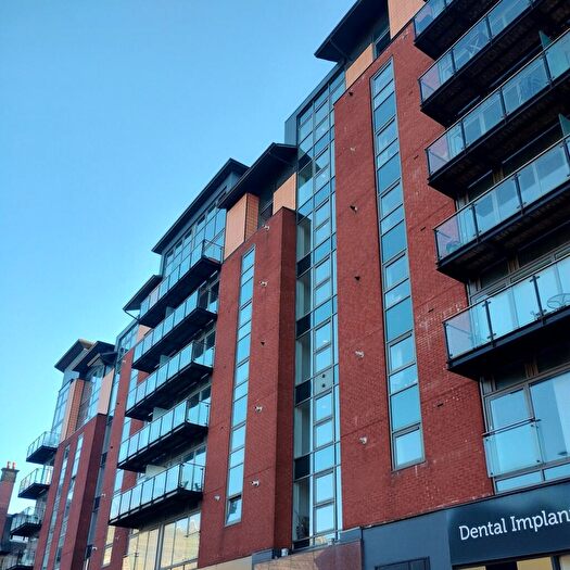 2 Bedroom Flat To Rent In Dunlop Street, Glasgow, G1