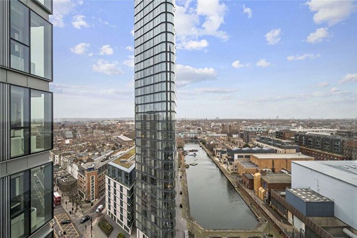 2 Bedroom Flat To Rent In Carrara Tower, London, EC1V
