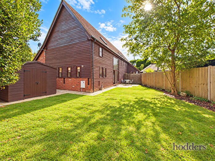 3 Bedroom Semi-Detached House For Sale In Hatch Farm Mews, Addlestone, Surrey, KT15