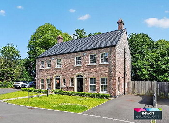 3 Bedroom Semi-Detached House For Sale In Foxleigh Wood, Lurgan, BT67