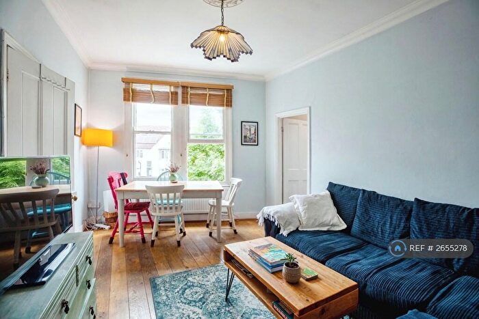 2 Bedroom Maisonette To Rent In Cavendish Road, London, SW12