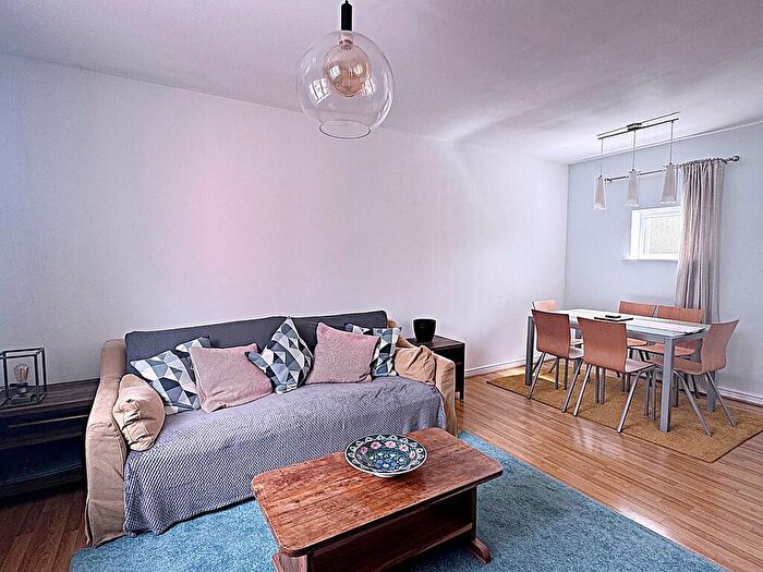 2 Bedroom Apartment To Rent In Harbourne Close, Kenilworth, CV8