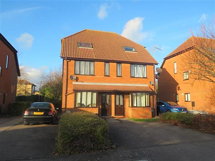 1 Bedroom Flat To Rent In Walnut Tree, Milton Keynes, MK7