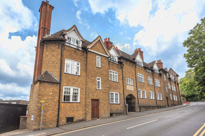 1 Bedroom Apartment To Rent In Portsmouth Road, Guildford, Surrey, GU2