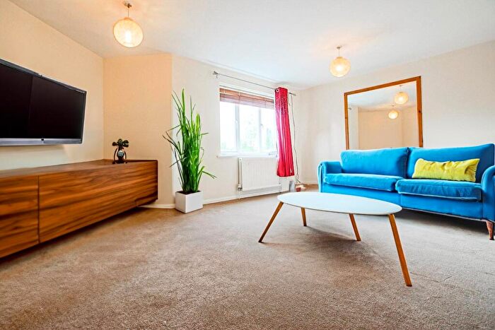 2 Bedroom Apartment To Rent In Heathcroft, Welwyn Garden City, AL7