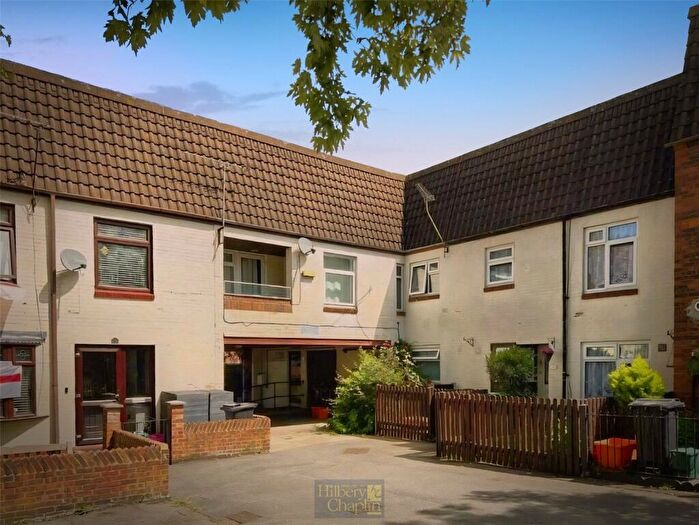 2 Bedroom Apartment For Sale In Braxteds, Basildon, Essex, SS15
