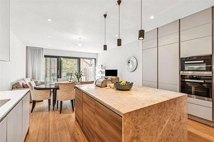 4 Bedroom Terraced House For Sale In Bolingbroke Grove, SW11