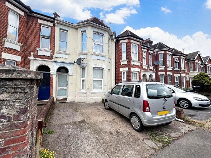 3 Bedroom House To Rent In Atherley Road, SO15