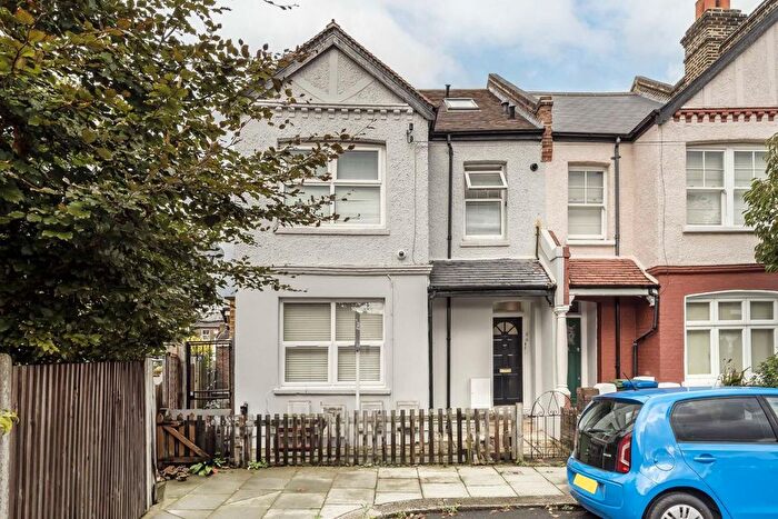 2 Bedroom Flat To Rent In Bassano Street, East Dulwich, SE22