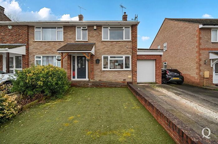 3 Bedroom Semi Detached House For Sale In Westerham Road, Sittingbourne, Kent, ME10