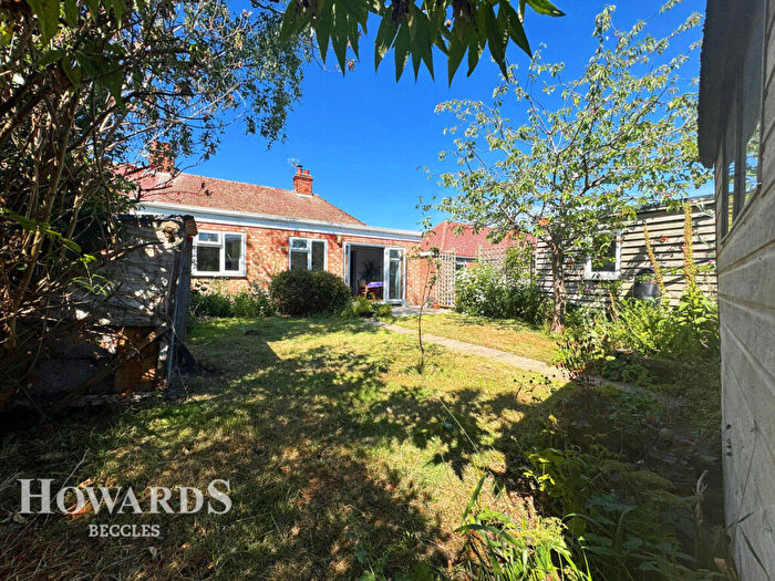 2 Bedroom Semi-Detached Bungalow For Sale In Castle Hill, Beccles, NR34