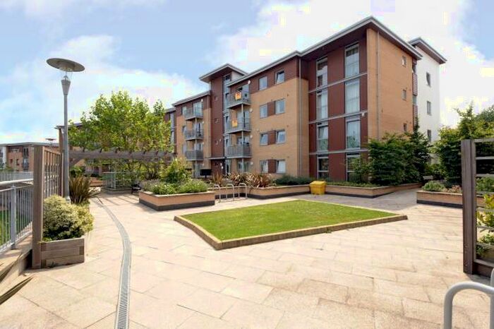 2 Bedroom Apartment To Rent In Kelvin Gate, Bracknell, RG12