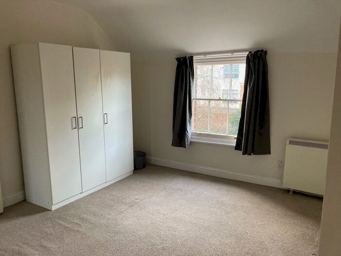 1 Bedroom Flat To Rent In Priory Place, Gloucester, GL1