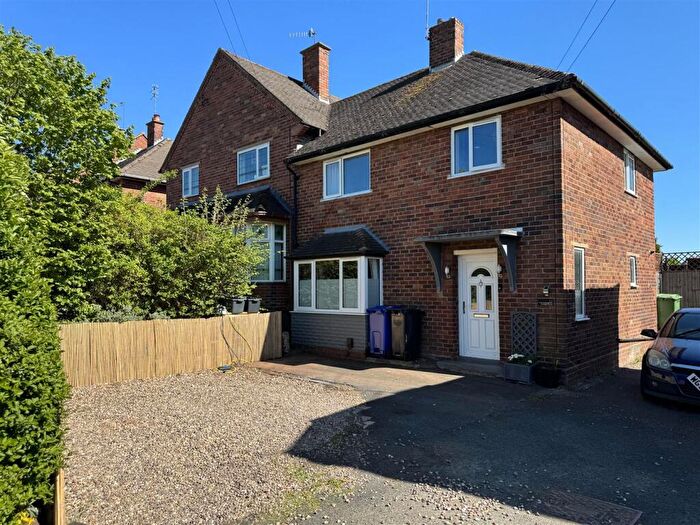 3 Bedroom Semi-Detached House For Sale In Dorset Road, Stourbridge, DY8