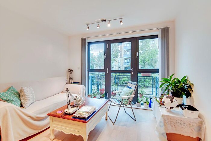 2 Bedroom Flat To Rent In Spa Road, London, SE16