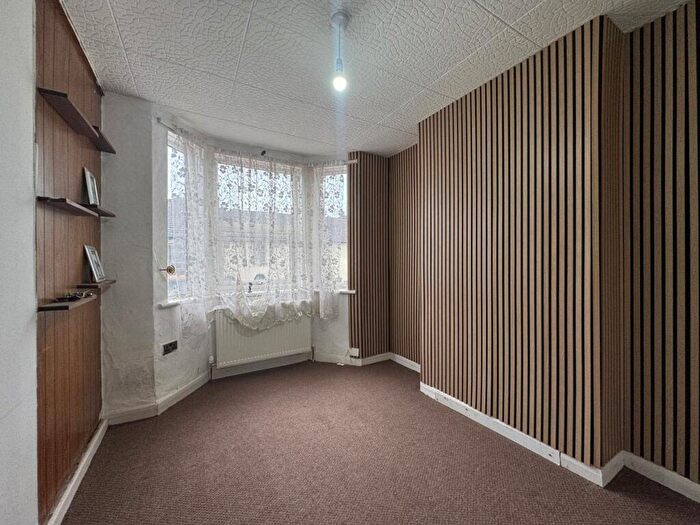 4 Bedroom Terraced House To Rent In Luton Road, Chatham, ME4