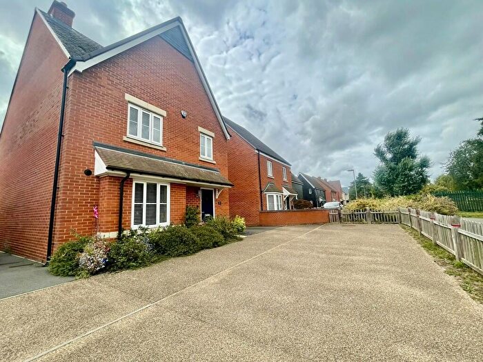 4 Bedroom Detached House For Sale In Darwin Drive, Biggleswade, SG18