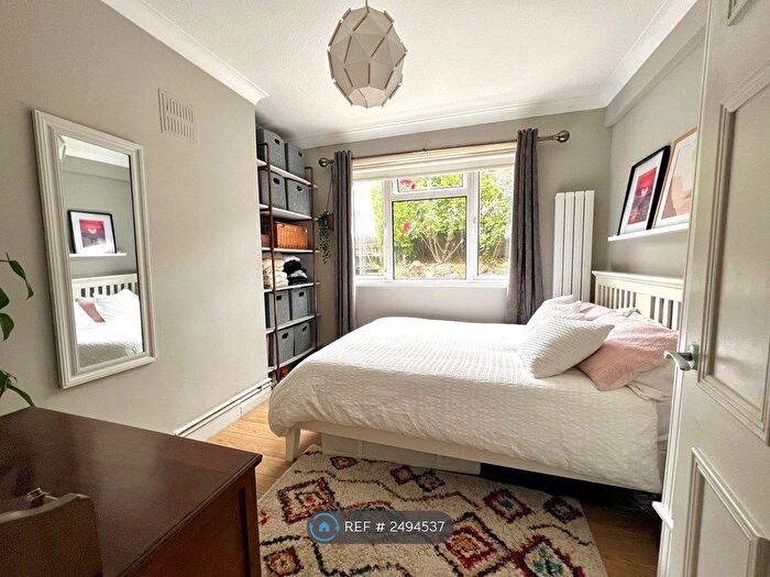 2 Bedroom Flat To Rent In London, London, SW18