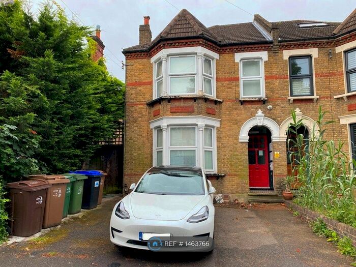 Studio To Rent In Blenheim Gardens, Wallington, SM6