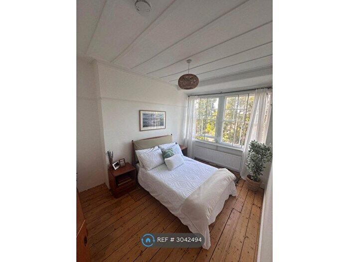 3 Bedroom Flat To Rent In Fortis Green Road, London, N10