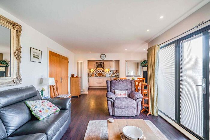 2 Bedroom Apartment To Rent In St Margarets Court, Maritime Quarter, Swansea, SA1