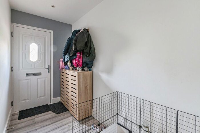 3 Bedroom Terraced House For Sale In Salesbury Drive, Billericay, Essex, CM11