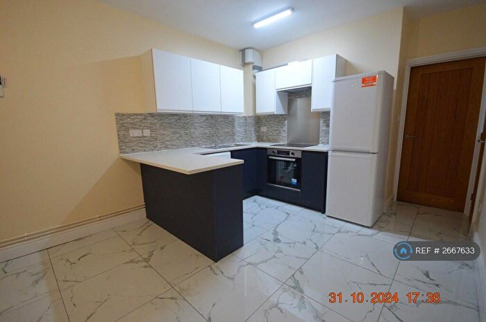 1 Bedroom Flat To Rent In Gainsborough Road, Leicester, LE2