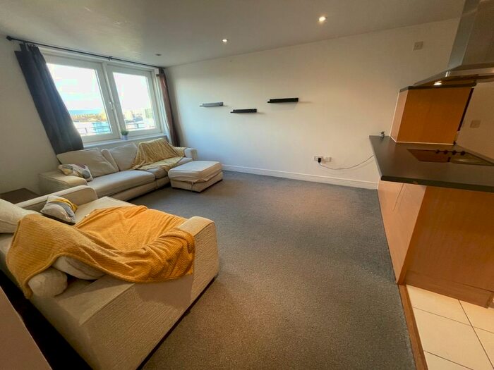 2 Bedroom Flat To Rent In Kilcredaun House, Ferry Court, CF11