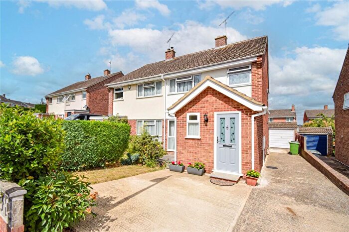 3 Bedroom Semi-Detached House To Rent In Lingfield Road, Newbury, Berkshire, RG14