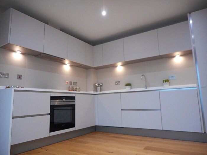 1 Bedroom Flat To Rent In East Barnet Road, Barnet, North London, EN4