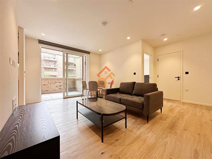 1 Bedroom Flat To Rent In Bowline House, Hemlock Street, London, E14