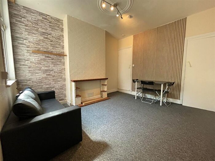 2 Bedroom Terraced House For Sale In Tudor Road, Leicester, LE3