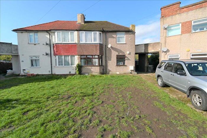 2 Bedroom Maisonette To Rent In Burnham Crescent, Dartford, DA1