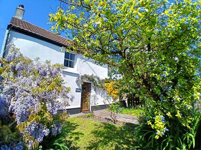 2 Bedroom Detached House For Sale In Trevanion Hill, Trewoon, PL25