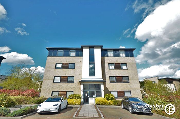 2 Bedroom Flat To Rent In Peacock Close, Hay House, NW7