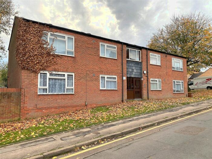 2 Bedroom Flat To Rent In Alfred Street, Kettering, Northamptonshire, NN16