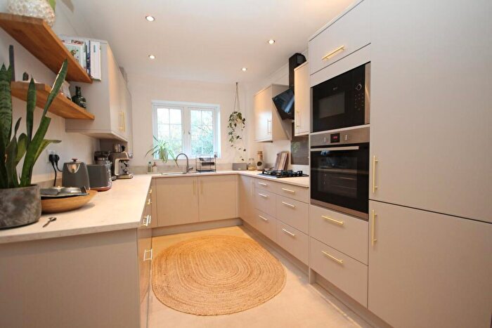 2 Bedroom Apartment For Sale In Warren Road, Alum Chine, BH4