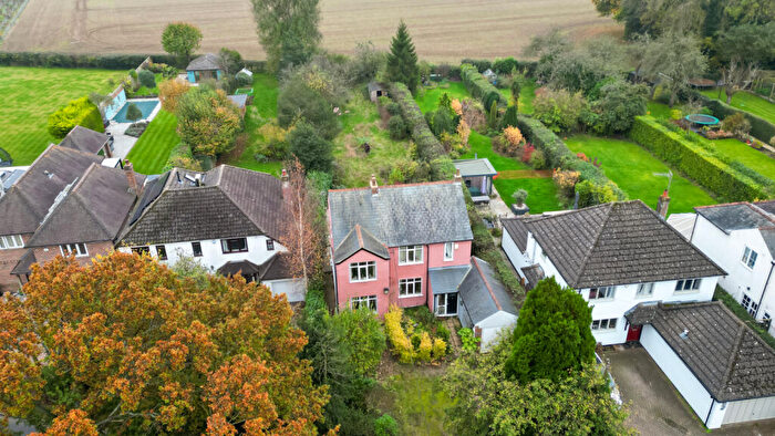 4 Bedroom Detached House For Sale In Sheepcote Dell Road, Holmer Green, High Wycombe, HP15