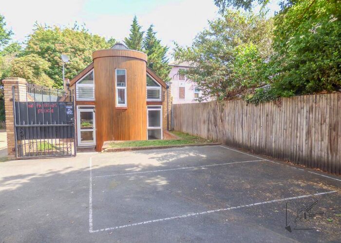 2 Bedroom Detached House To Rent In Park Place, Gravesend, DA12