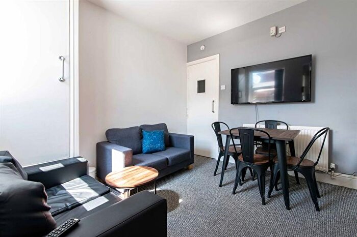 4 Bedroom End Terrace House To Rent In Marlborough Street, Nottingham, NG7