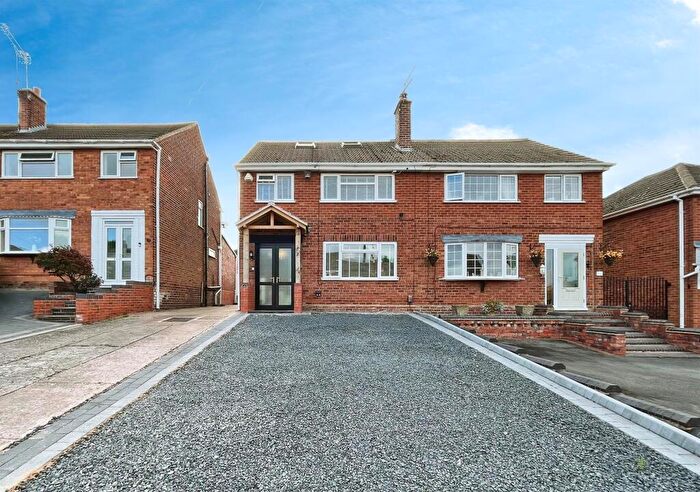 3 Bedroom Semi-Detached House For Sale In Barn Close, Halesowen, B63