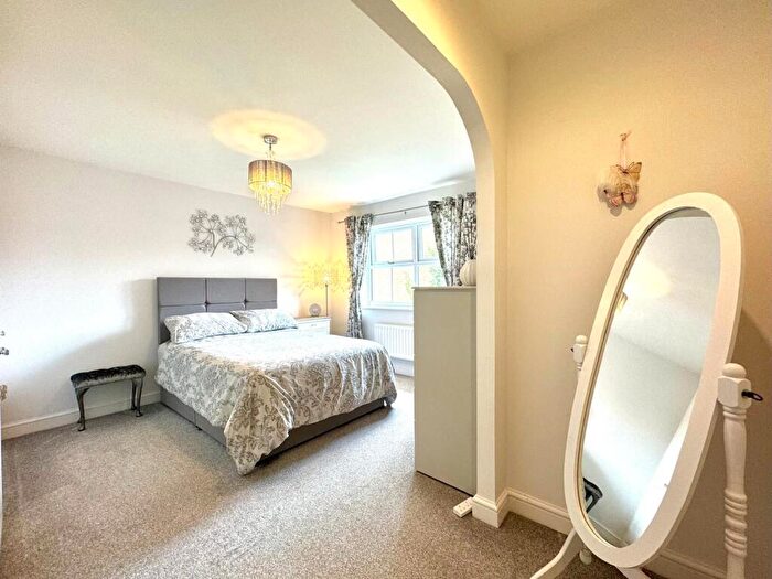 5 Bedroom Detached House For Sale In Capesthorne Drive, Haydon Wick, Swindon, SN25