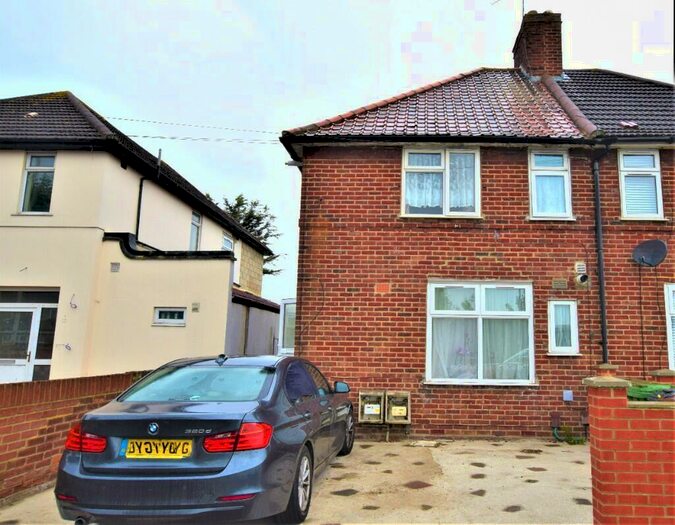 1 Bedroom Flat To Rent In Heathway, Dagenham, London, RM9