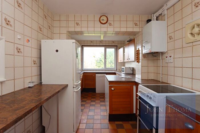 3 Bedroom Semi-Detached House For Sale In Whitehall Close, Chigwell, IG7