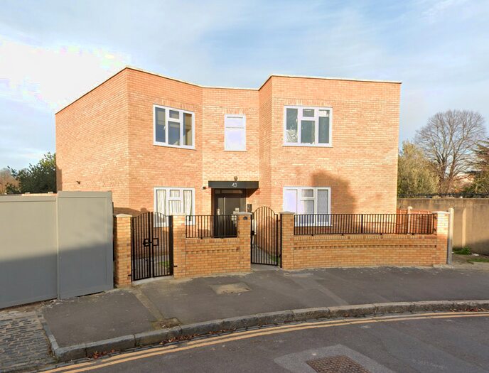 1 Bedroom Flat To Rent In Buckingham Road, Stratford, E15