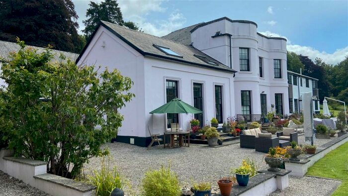 2 Bedroom Apartment For Sale In Grenofen Manor, Tavistock, PL19