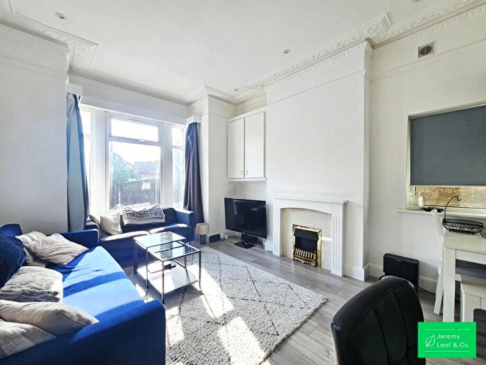 2 Bedroom Flat To Rent In East End Road, East Finchley, N2