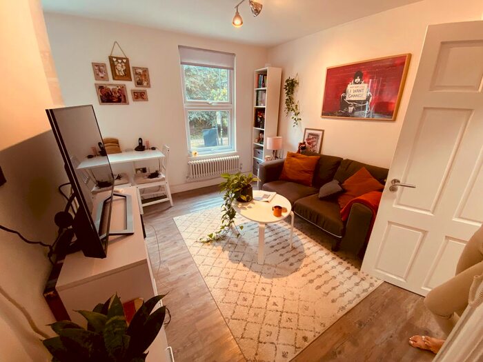 1 Bedroom Flat To Rent In Dulwich Road, London, SE24