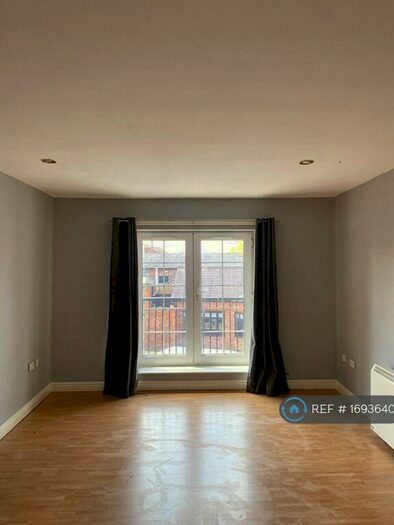 2 Bedroom Flat To Rent In Kensington Court, Nantwich, CW5